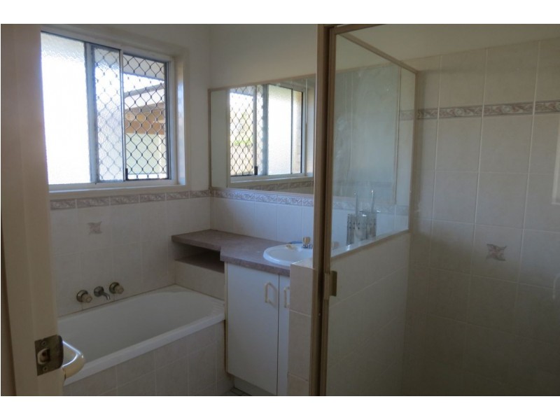 40 Hansen Street, Urangan QLD 4655