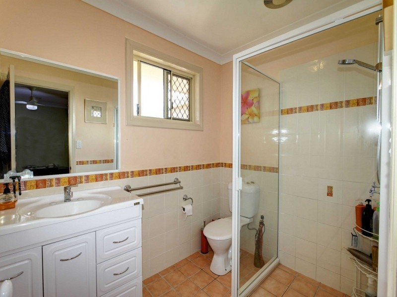 6 Benson Close, Urraween QLD 4655