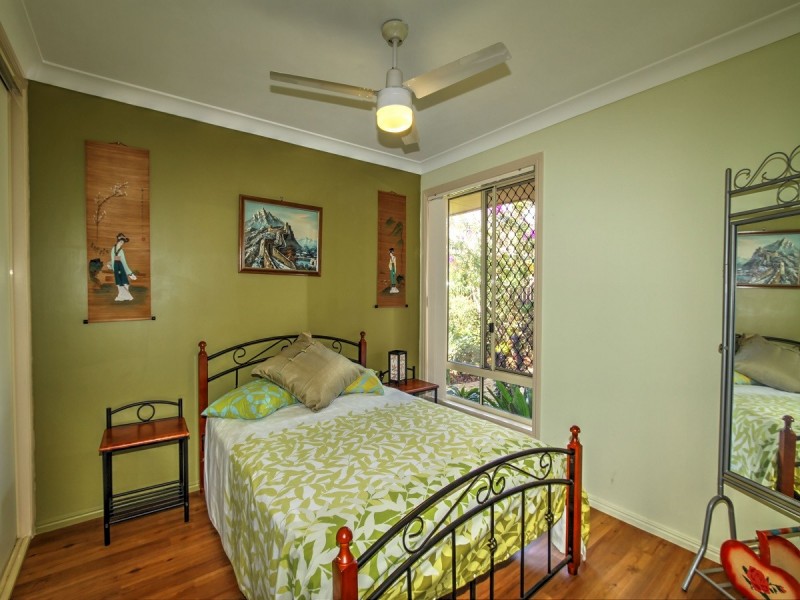 6 Benson Close, Urraween QLD 4655