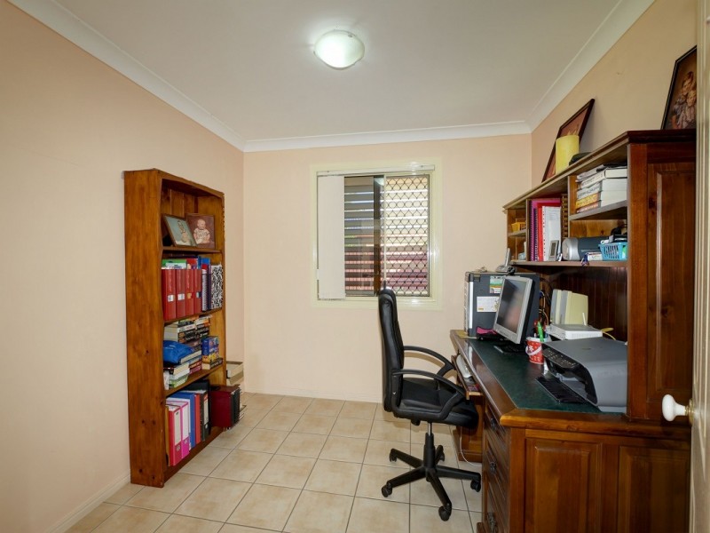 6 Benson Close, Urraween QLD 4655