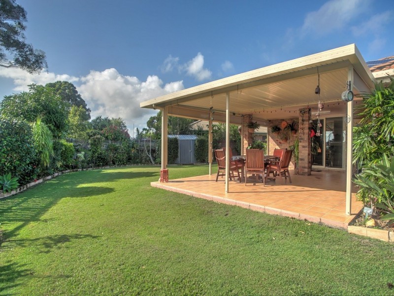 6 Benson Close, Urraween QLD 4655