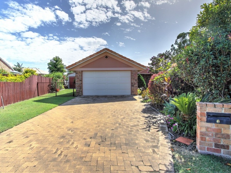 6 Benson Close, Urraween QLD 4655