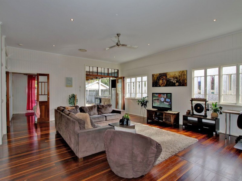 152 Esplanade, Point Vernon QLD 4655