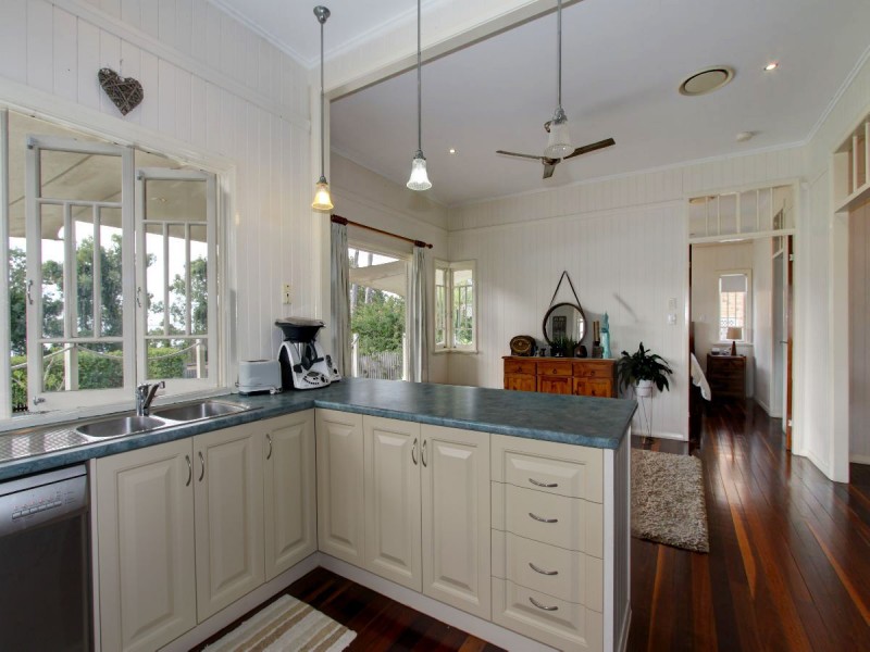 152 Esplanade, Point Vernon QLD 4655