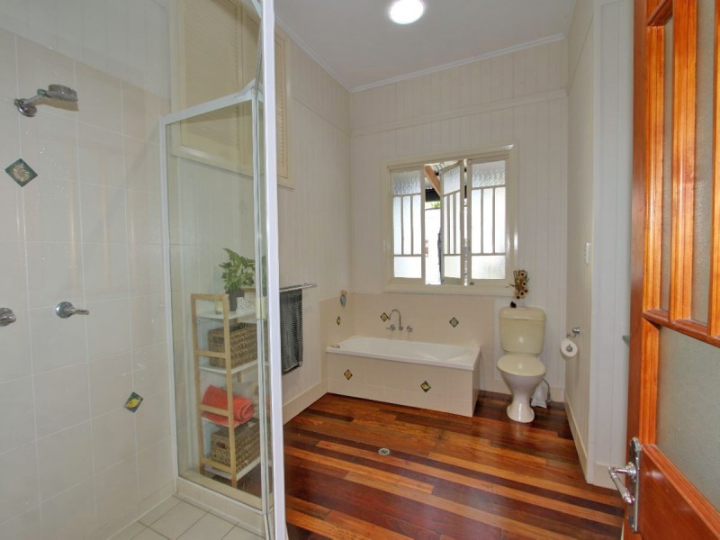 152 Esplanade, Point Vernon QLD 4655