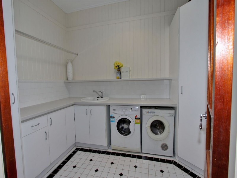 152 Esplanade, Point Vernon QLD 4655