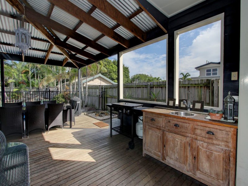 152 Esplanade, Point Vernon QLD 4655