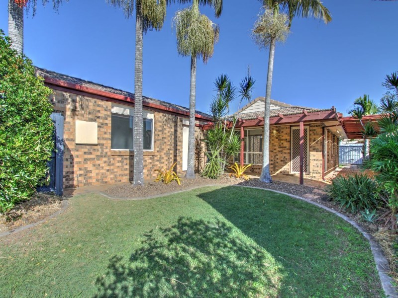 111 Bideford Street, Torquay QLD 4655