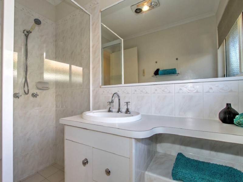 111 Bideford Street, Torquay QLD 4655