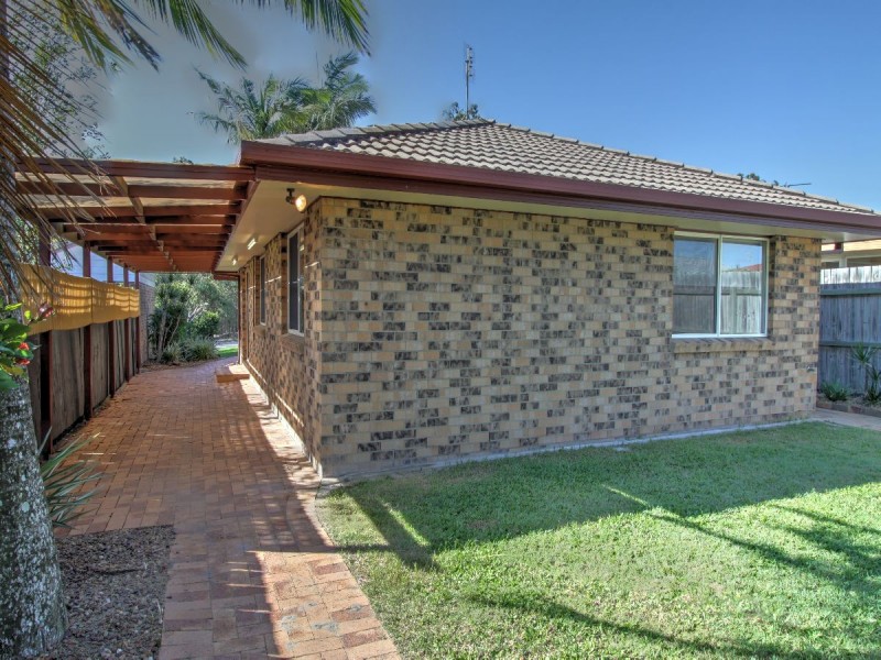 111 Bideford Street, Torquay QLD 4655