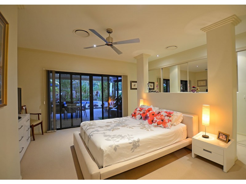 2 Collare Court, Urangan QLD 4655