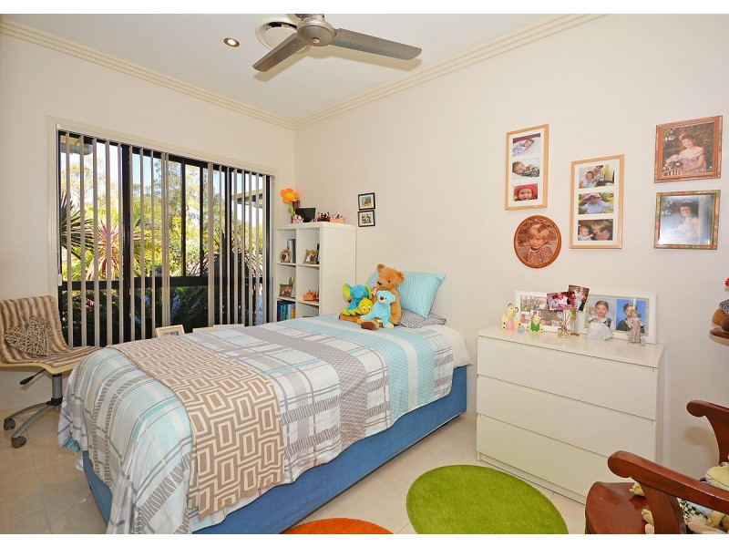 2 Collare Court, Urangan QLD 4655