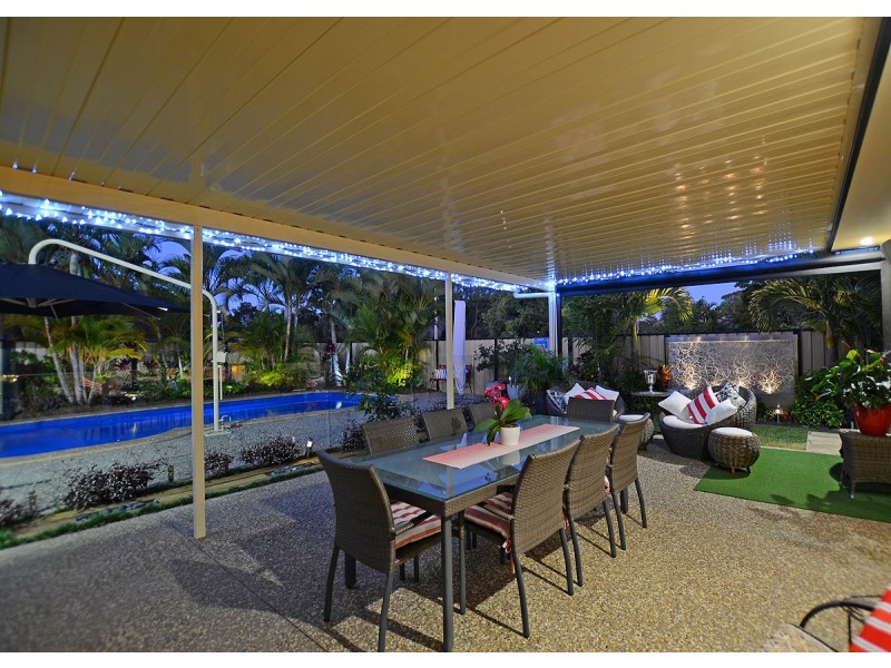 2 Collare Court, Urangan QLD 4655