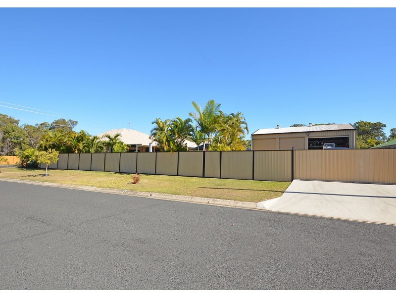 2 Collare Court, Urangan QLD 4655