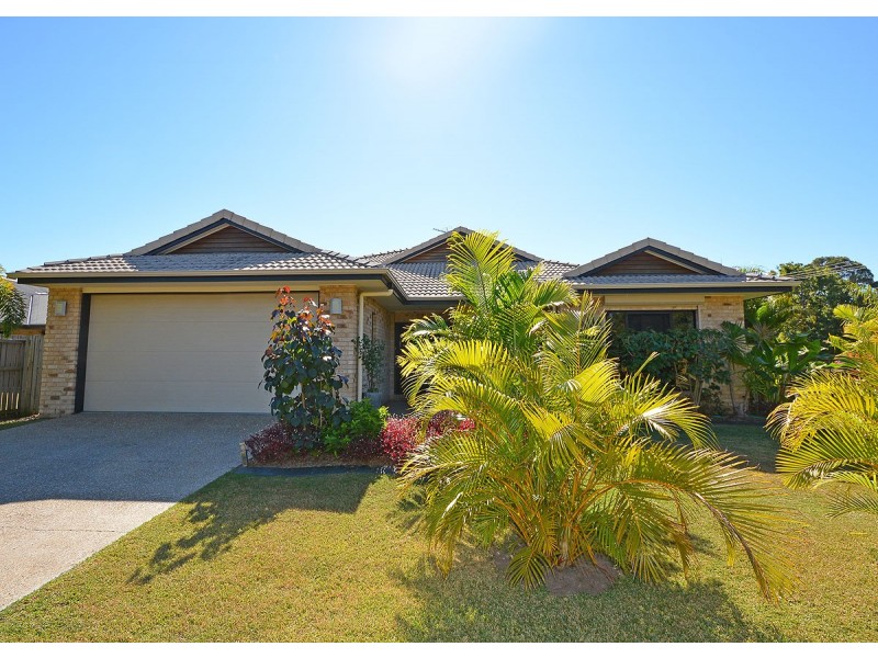 2 Collare Court, Urangan QLD 4655