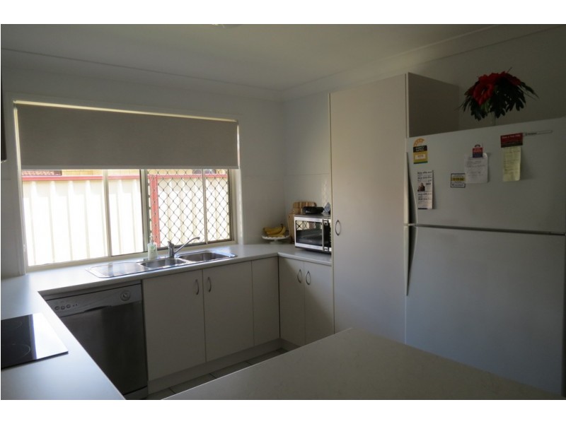 36 Anchorage CCT, Point Vernon QLD 4655
