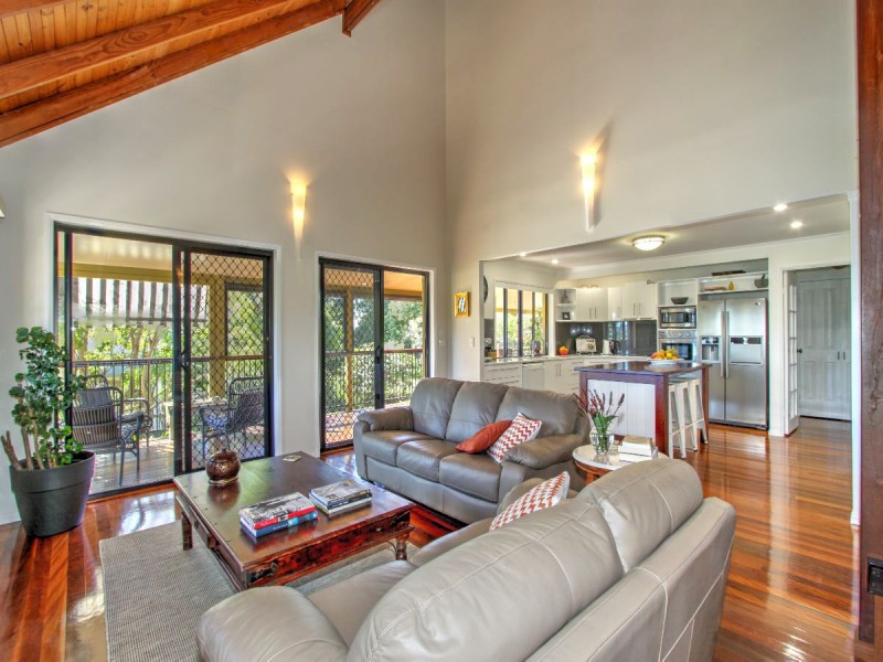 4 Balmoral Court, Urraween QLD 4655