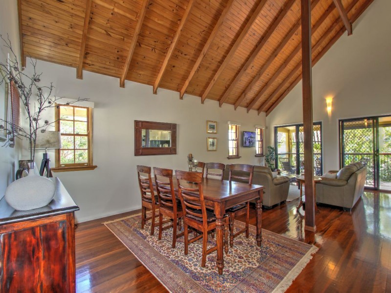 4 Balmoral Court, Urraween QLD 4655