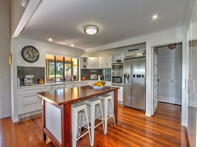 4 Balmoral Court, Urraween QLD 4655