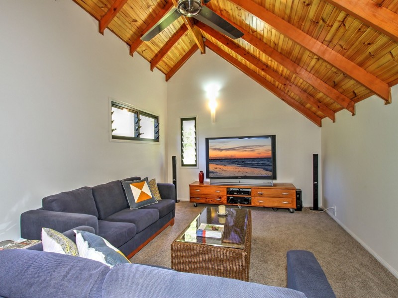 4 Balmoral Court, Urraween QLD 4655
