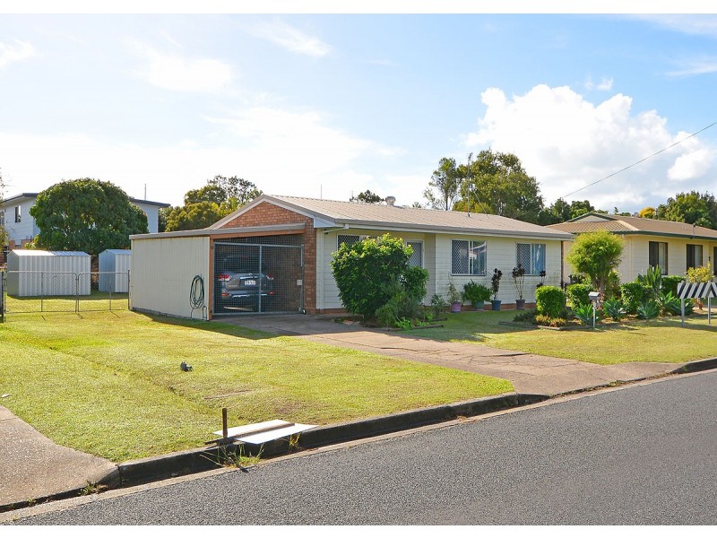 9 Ross Street, Urangan QLD 4655