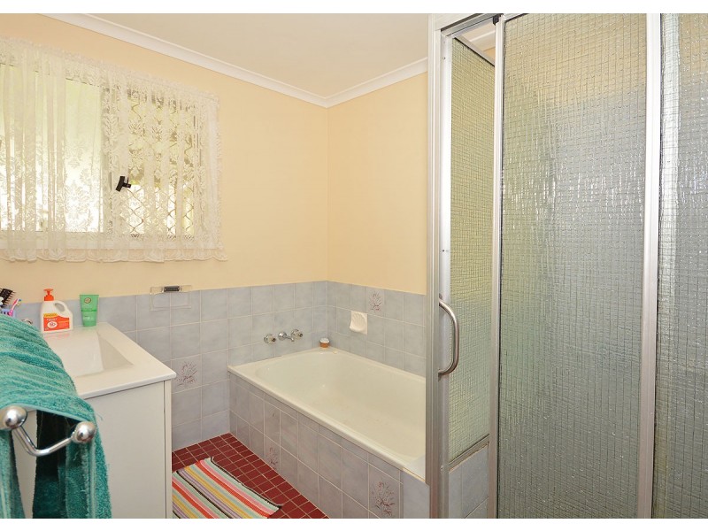 9 Ross Street, Urangan QLD 4655