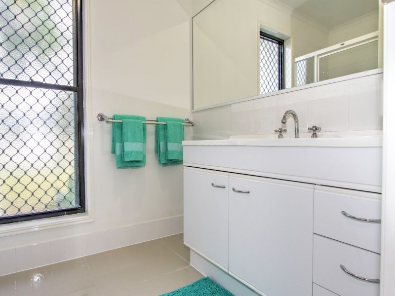 2 Woralie Way, Urraween QLD 4655