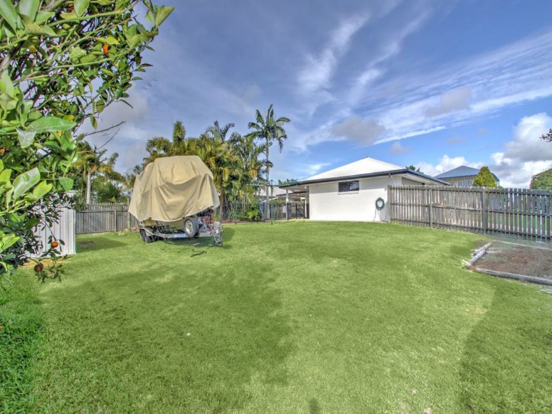 2 Woralie Way, Urraween QLD 4655