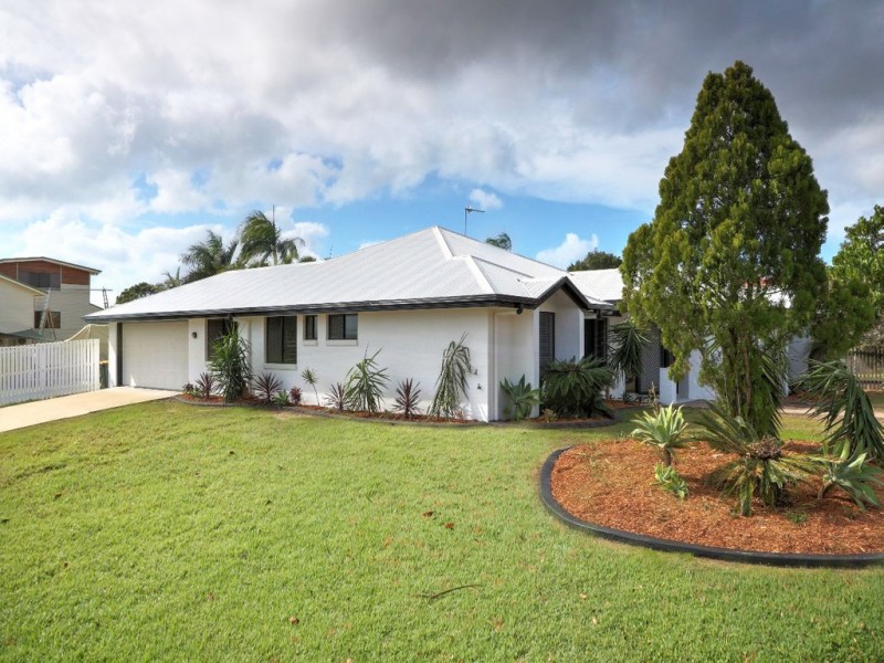 2 Woralie Way, Urraween QLD 4655