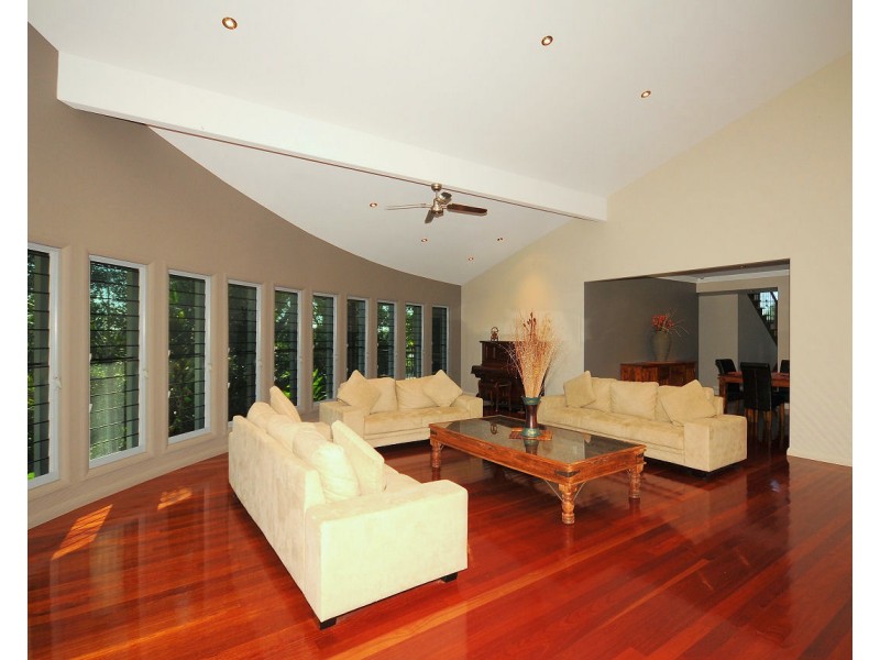 9-11 Gundesen Drive, Urraween QLD 4655