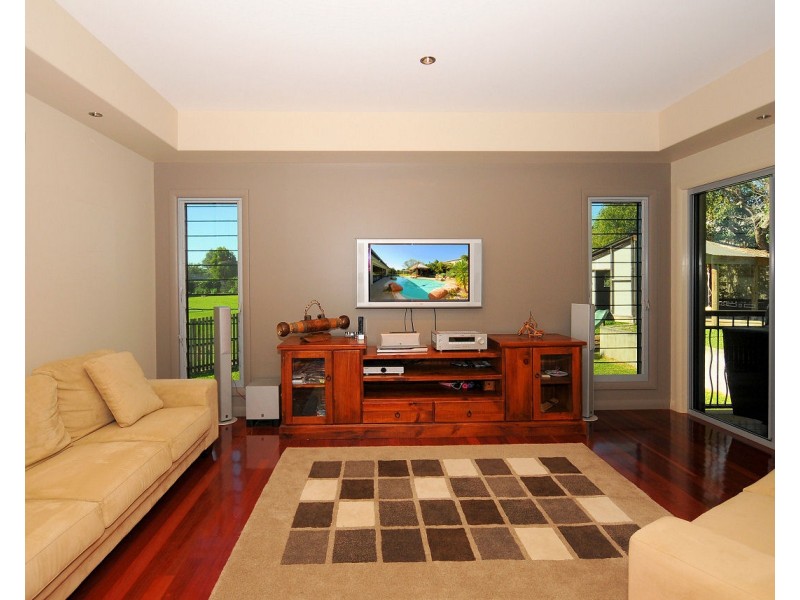 9-11 Gundesen Drive, Urraween QLD 4655