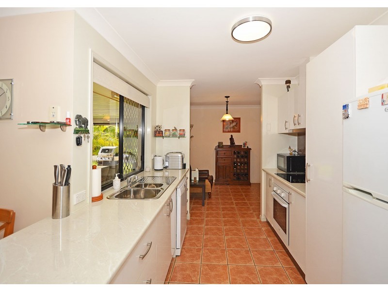 61 Bowerbird Avenue, Eli Waters QLD 4655