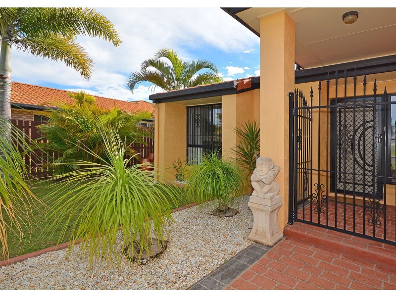 61 Bowerbird Avenue, Eli Waters QLD 4655