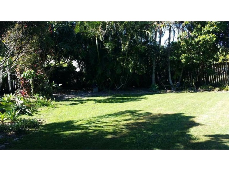 12 Annette Street, Dundowran Beach QLD 4655