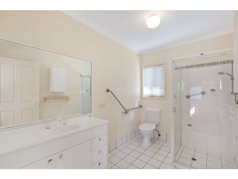 40 Vanda Street, Urangan QLD 4655