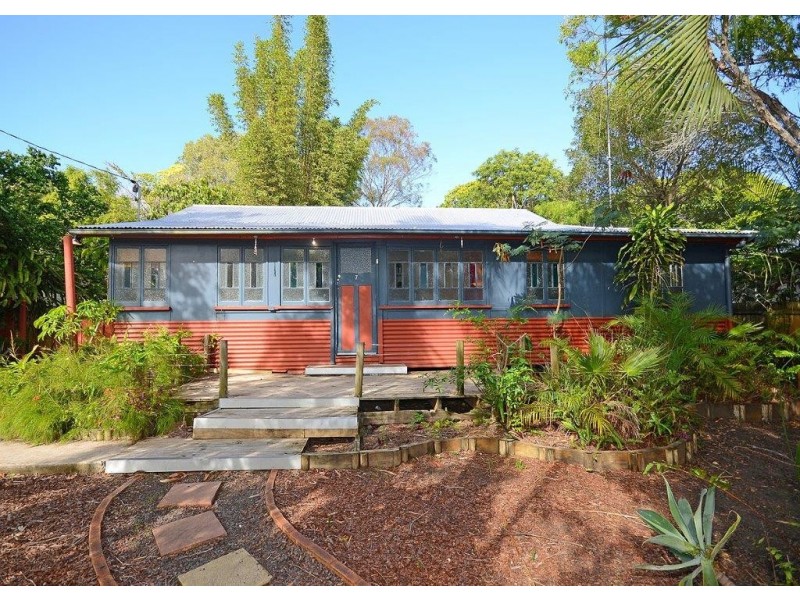 7 Hibiscus Street, Urangan QLD 4655