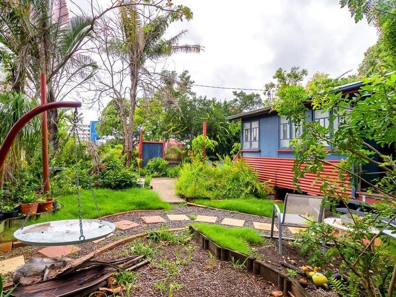 7 Hibiscus Street, Urangan QLD 4655