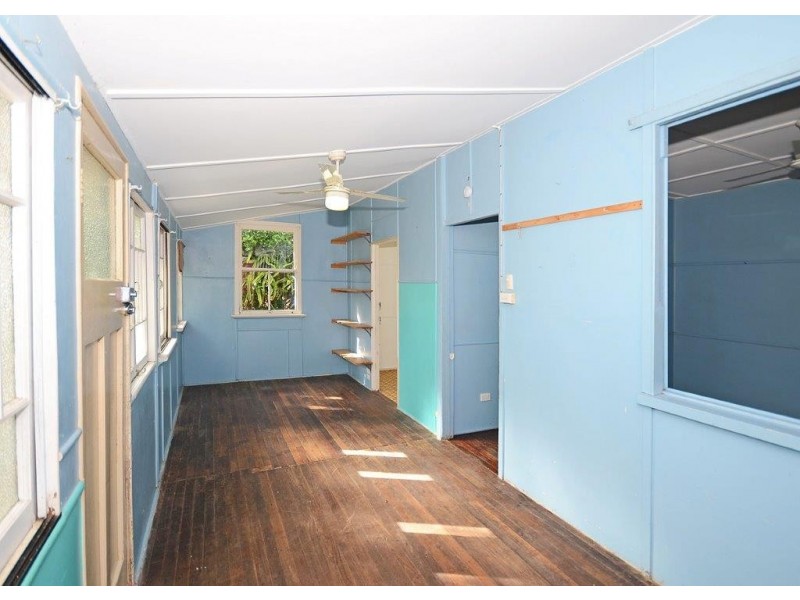 7 Hibiscus Street, Urangan QLD 4655
