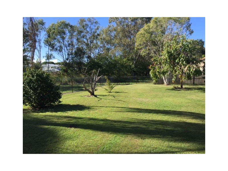 12 Jennylee Close, Urangan QLD 4655