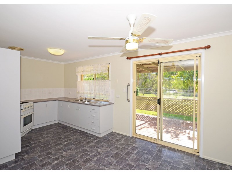 12 Jennylee Close, Urangan QLD 4655