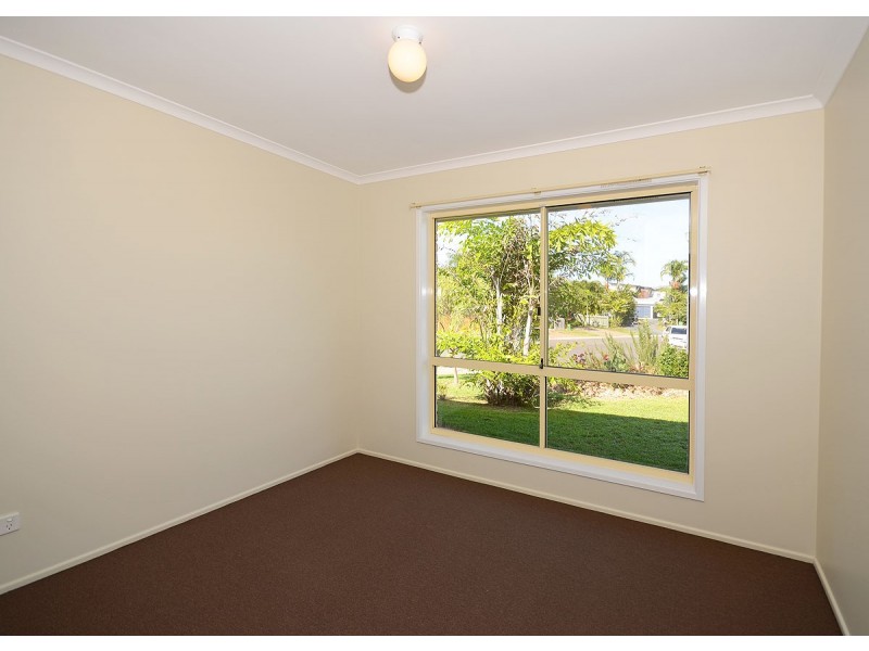 12 Jennylee Close, Urangan QLD 4655