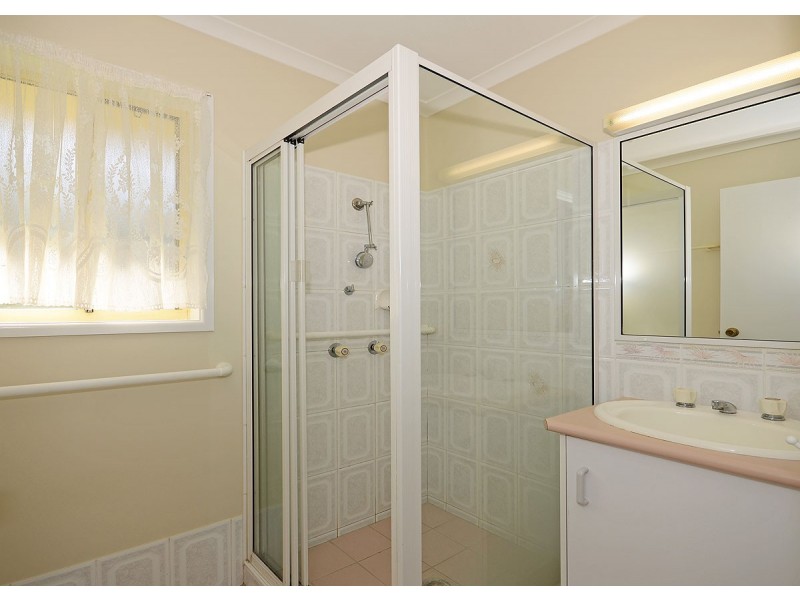 12 Jennylee Close, Urangan QLD 4655