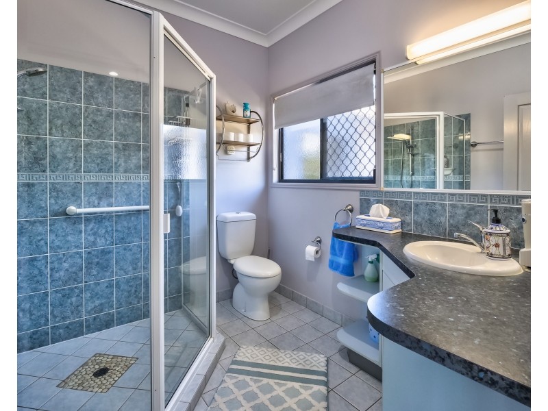 10-12 Doss Court, Urraween QLD 4655