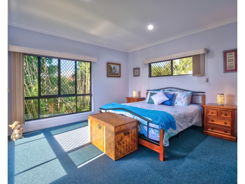 10-12 Doss Court, Urraween QLD 4655