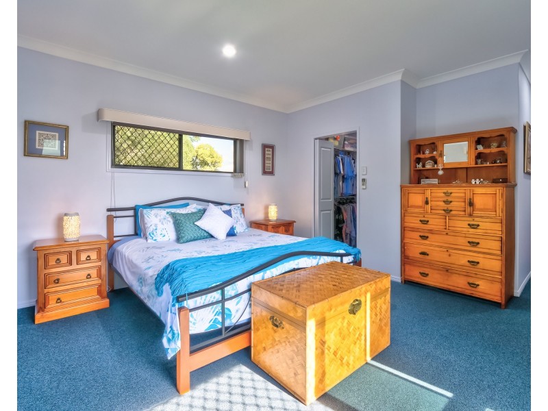 10-12 Doss Court, Urraween QLD 4655