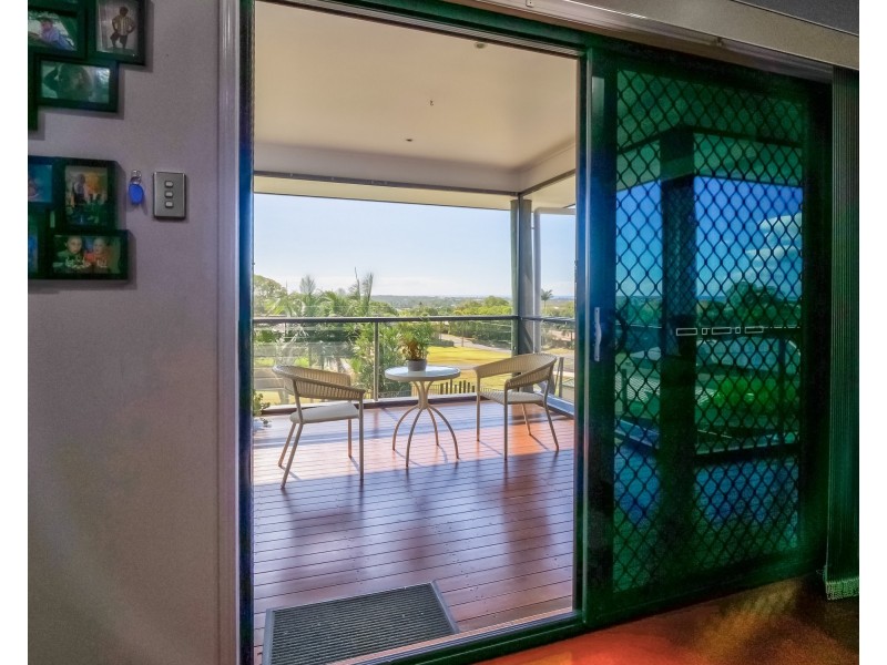 10-12 Doss Court, Urraween QLD 4655