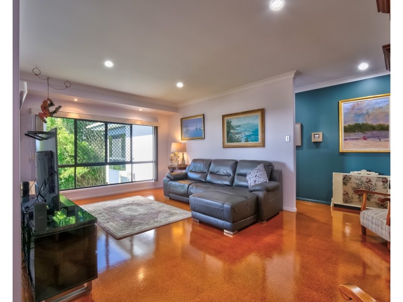 10-12 Doss Court, Urraween QLD 4655