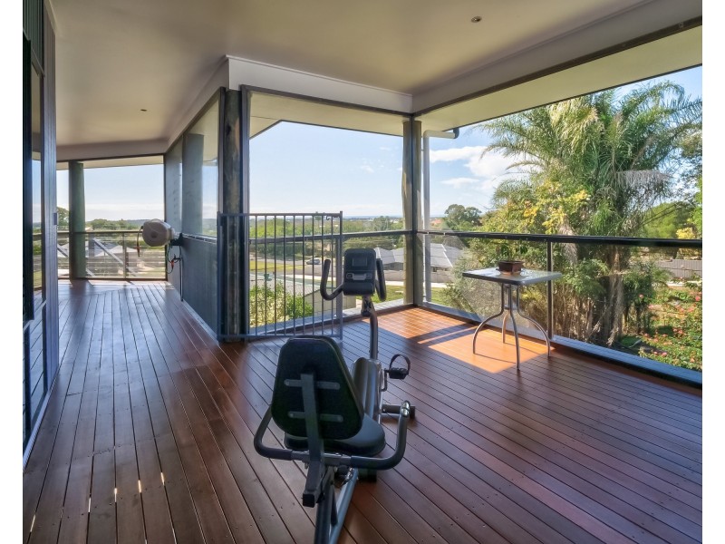 10-12 Doss Court, Urraween QLD 4655