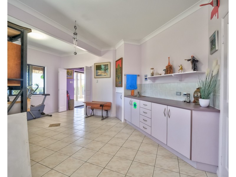 10-12 Doss Court, Urraween QLD 4655