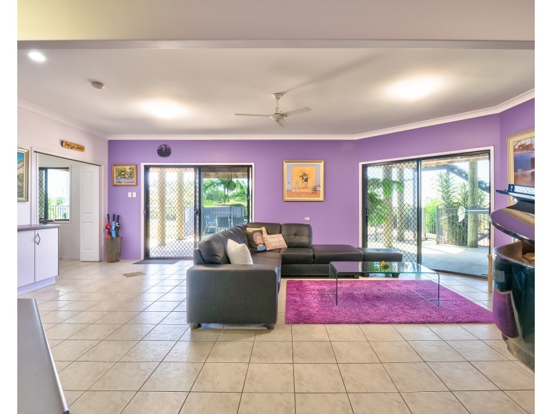 10-12 Doss Court, Urraween QLD 4655